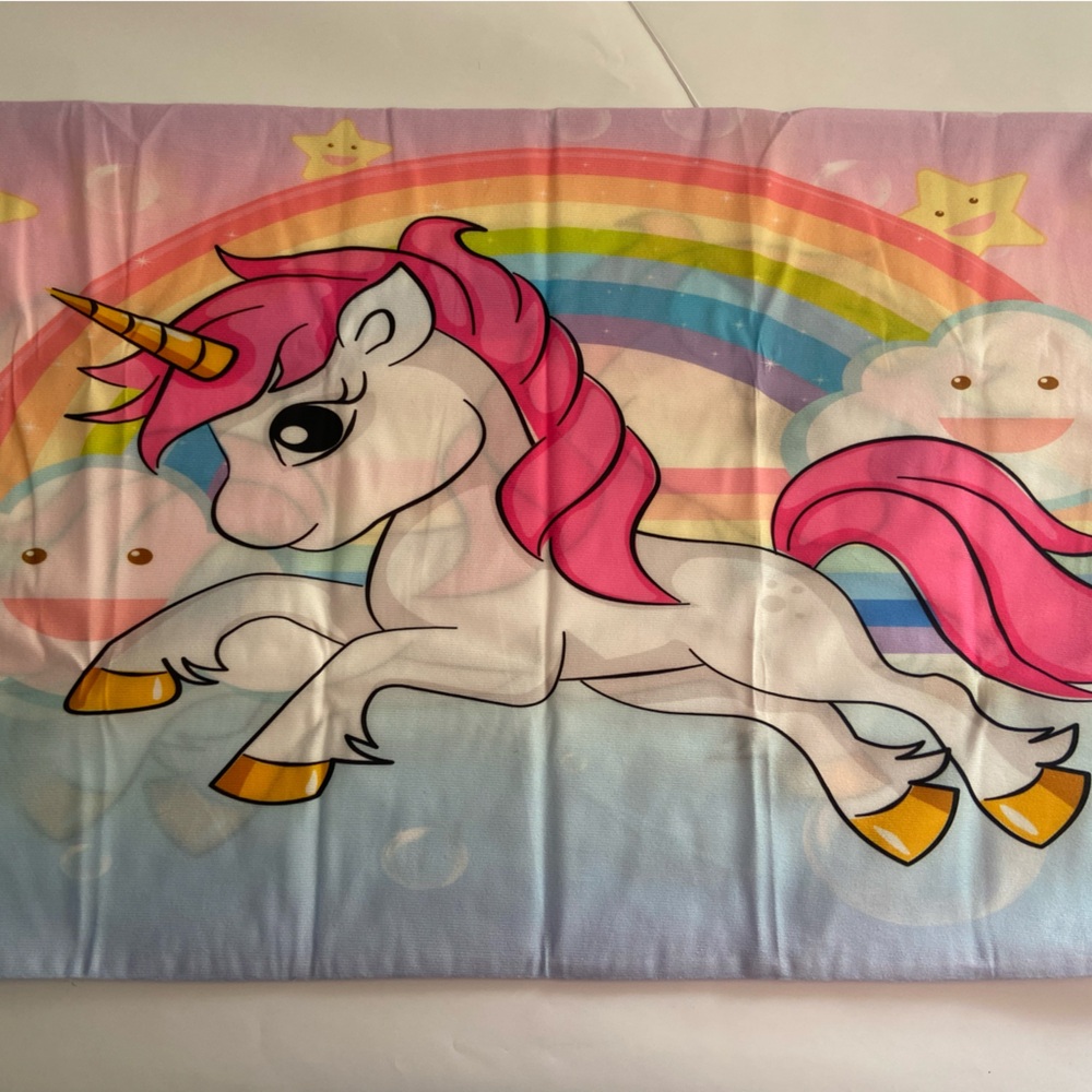 Children’s unicorn pillow case *FREE w/ any purchase - Picture 1 of 10